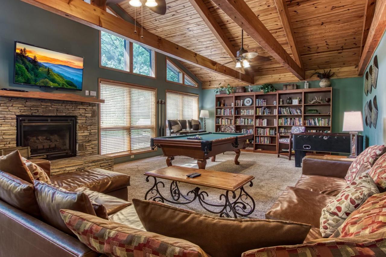 Mountain Lake Lodge, Hot Tub, Theater Room, 1089 Free Tickets Each Paid Day, Dollywood And More Sevierville Kültér fotó