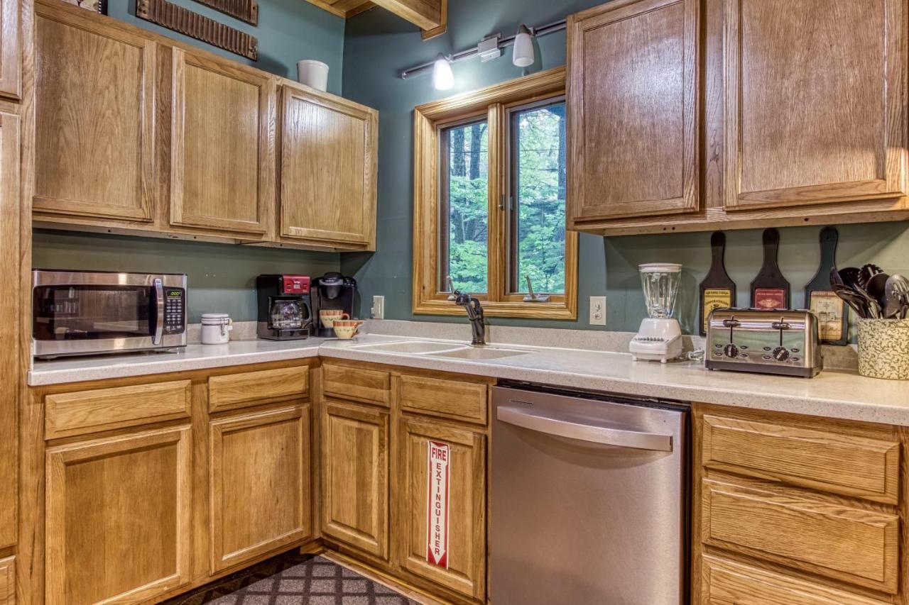 Mountain Lake Lodge, Hot Tub, Theater Room, 1089 Free Tickets Each Paid Day, Dollywood And More Sevierville Kültér fotó