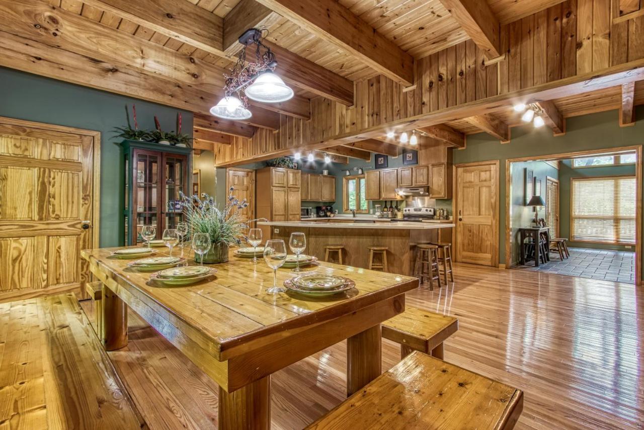 Mountain Lake Lodge, Hot Tub, Theater Room, 1089 Free Tickets Each Paid Day, Dollywood And More Sevierville Kültér fotó
