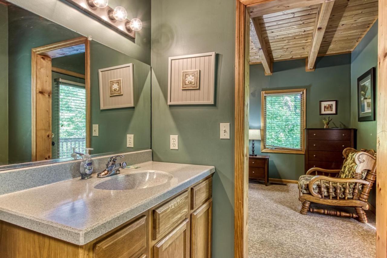 Mountain Lake Lodge, Hot Tub, Theater Room, 1089 Free Tickets Each Paid Day, Dollywood And More Sevierville Kültér fotó