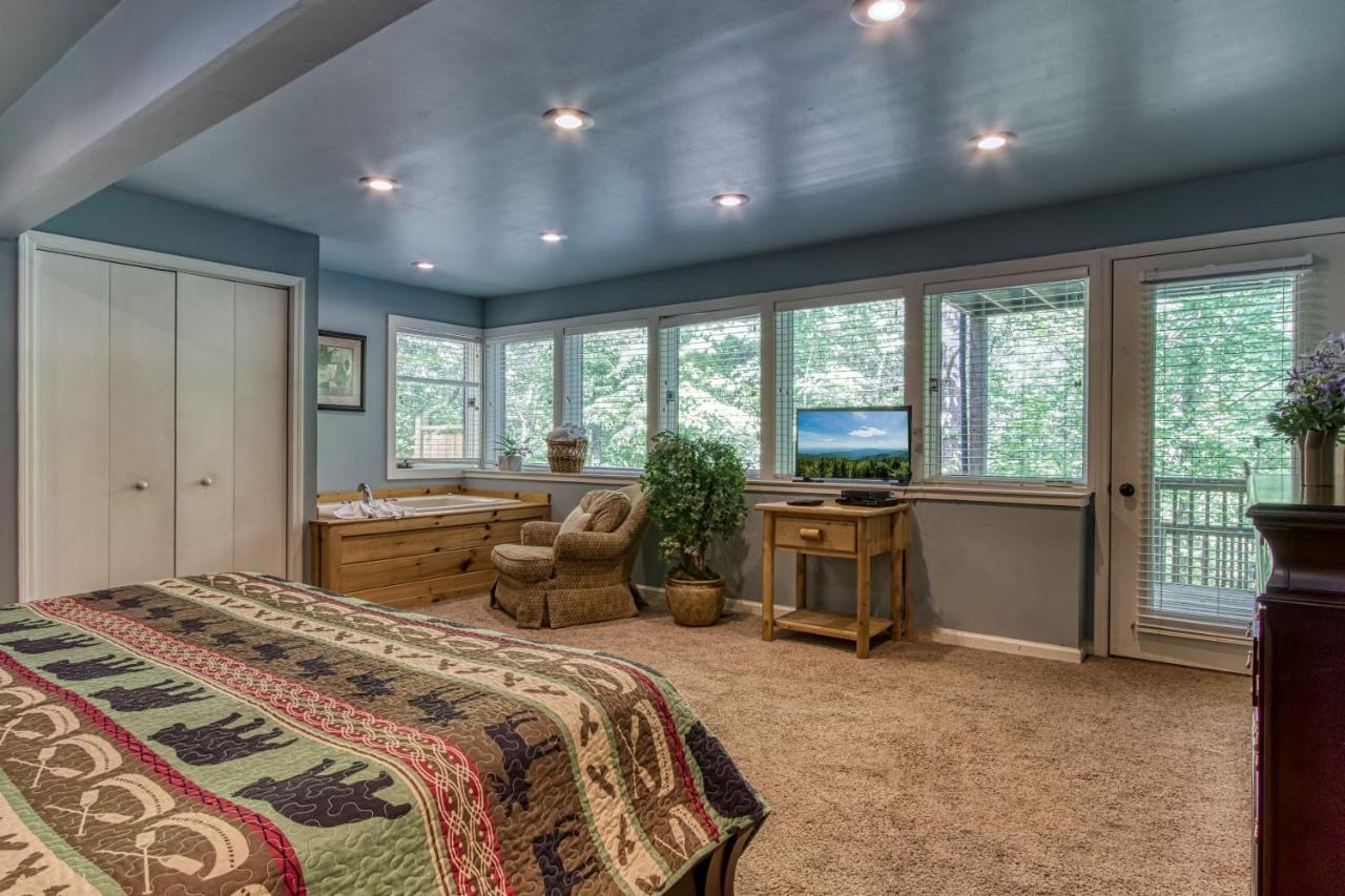 Mountain Lake Lodge, Hot Tub, Theater Room, 1089 Free Tickets Each Paid Day, Dollywood And More Sevierville Kültér fotó