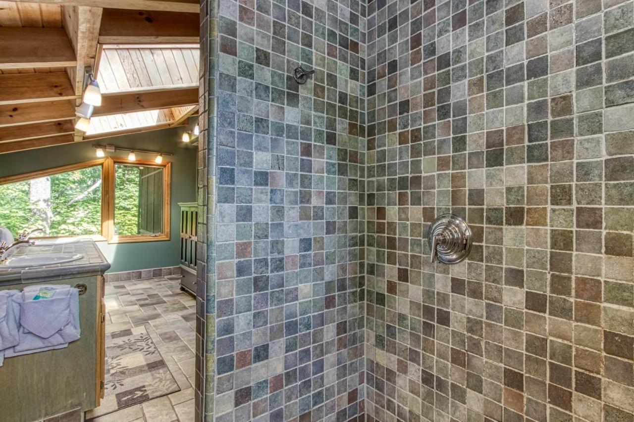 Mountain Lake Lodge, Hot Tub, Theater Room, 1089 Free Tickets Each Paid Day, Dollywood And More Sevierville Kültér fotó