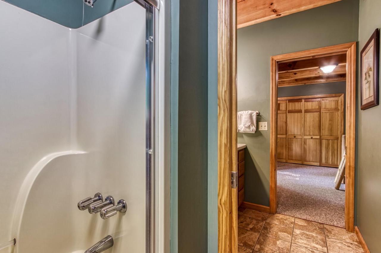 Mountain Lake Lodge, Hot Tub, Theater Room, 1089 Free Tickets Each Paid Day, Dollywood And More Sevierville Kültér fotó