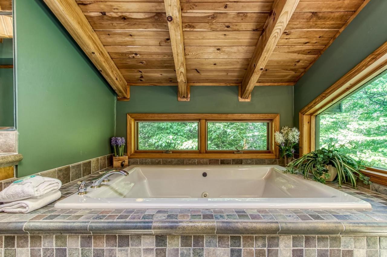 Mountain Lake Lodge, Hot Tub, Theater Room, 1089 Free Tickets Each Paid Day, Dollywood And More Sevierville Kültér fotó