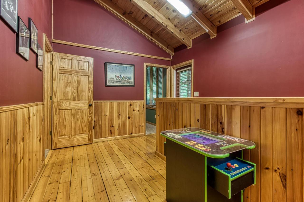 Mountain Lake Lodge, Hot Tub, Theater Room, 1089 Free Tickets Each Paid Day, Dollywood And More Sevierville Kültér fotó