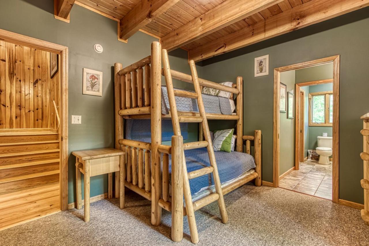 Mountain Lake Lodge, Hot Tub, Theater Room, 1089 Free Tickets Each Paid Day, Dollywood And More Sevierville Kültér fotó