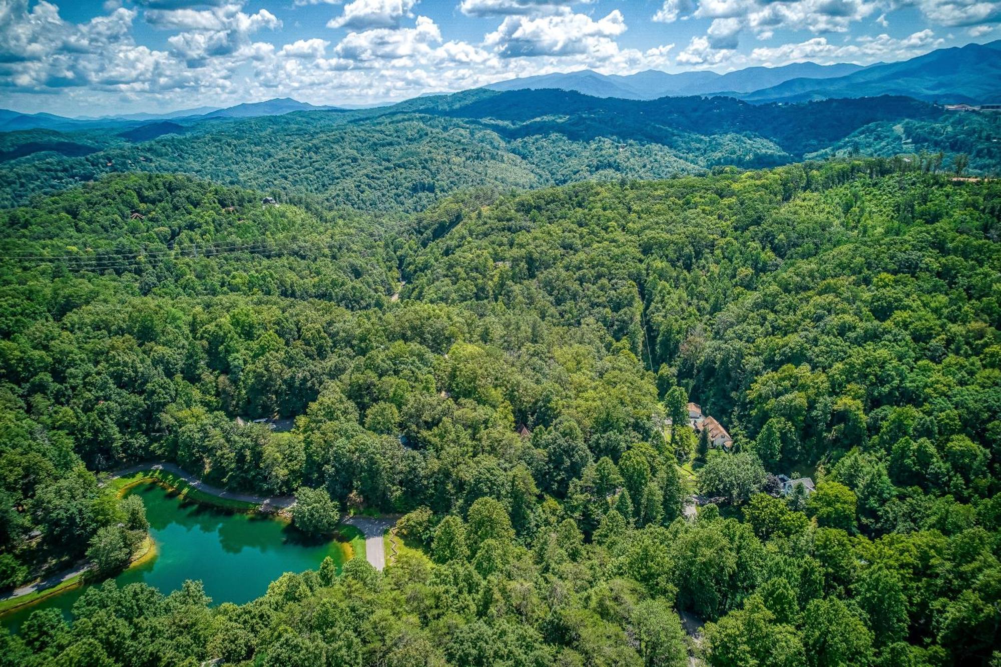 Mountain Lake Lodge, Hot Tub, Theater Room, 1089 Free Tickets Each Paid Day, Dollywood And More Sevierville Kültér fotó