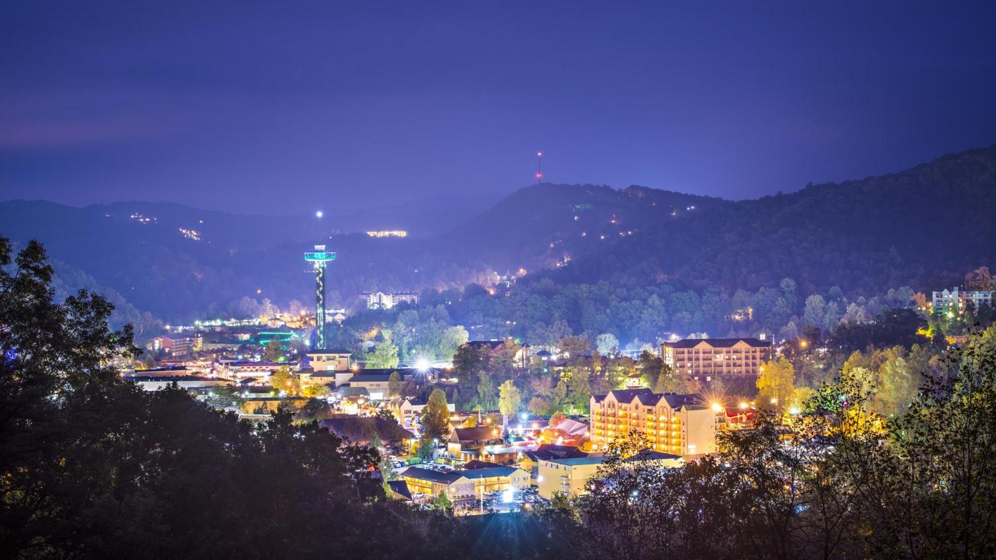 Mountain Lake Lodge, Hot Tub, Theater Room, 1089 Free Tickets Each Paid Day, Dollywood And More Sevierville Kültér fotó